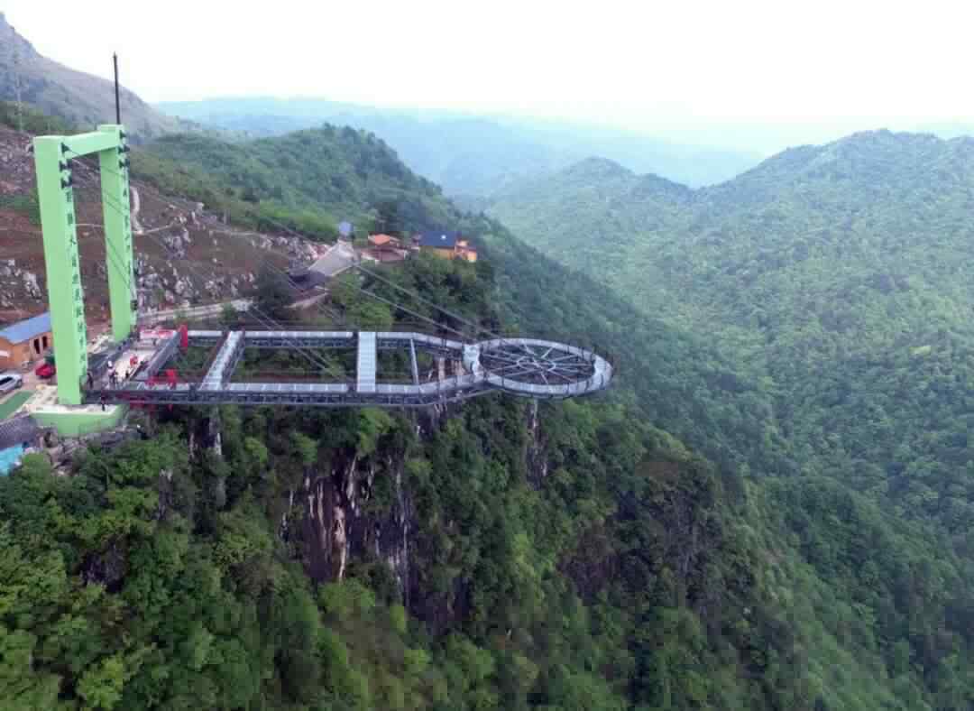 湖(hú)南(nán)旅遊開(kāi)發公司,懷化(huà)旅遊開(kāi)發公司,懷化(huà)峽谷探幽,懷化(huà)石林(lín)花(huā)山(shān)植物(wù)園